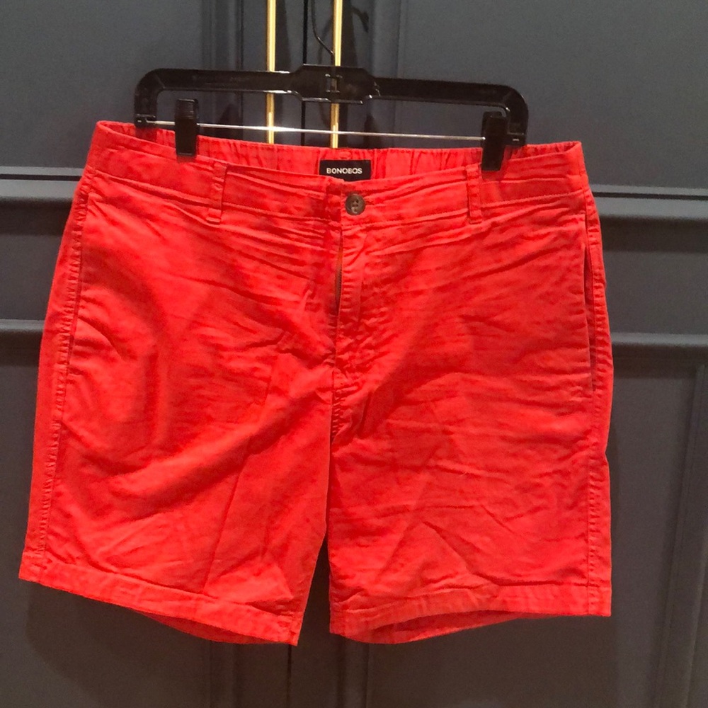 Red bonobos stretch short